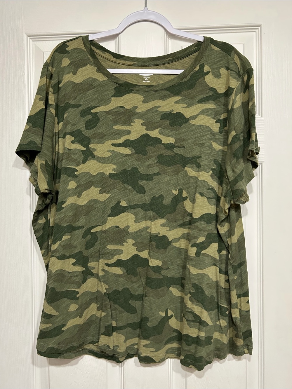 Woman’s Old Navy Green Camo Short Sleeve Tee